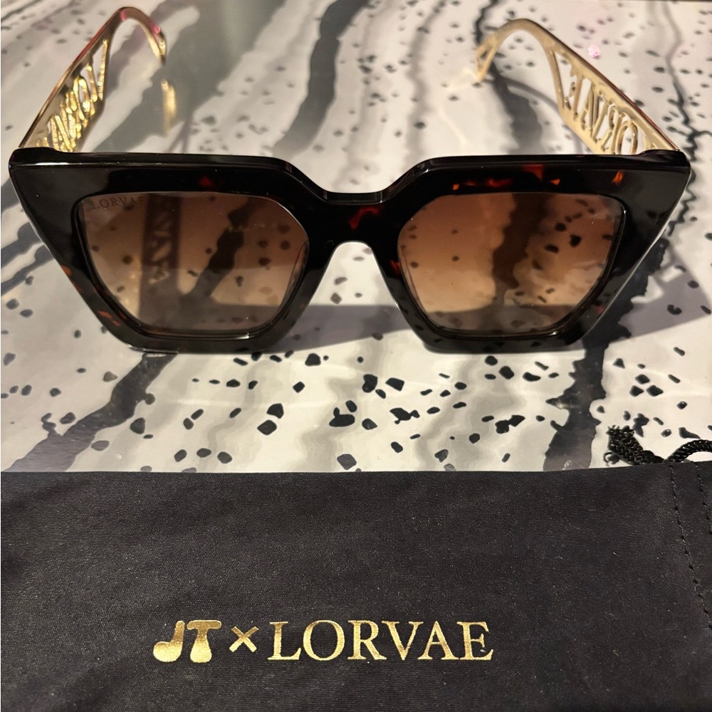 Lorvae x JT Cunty Bronze Never worn